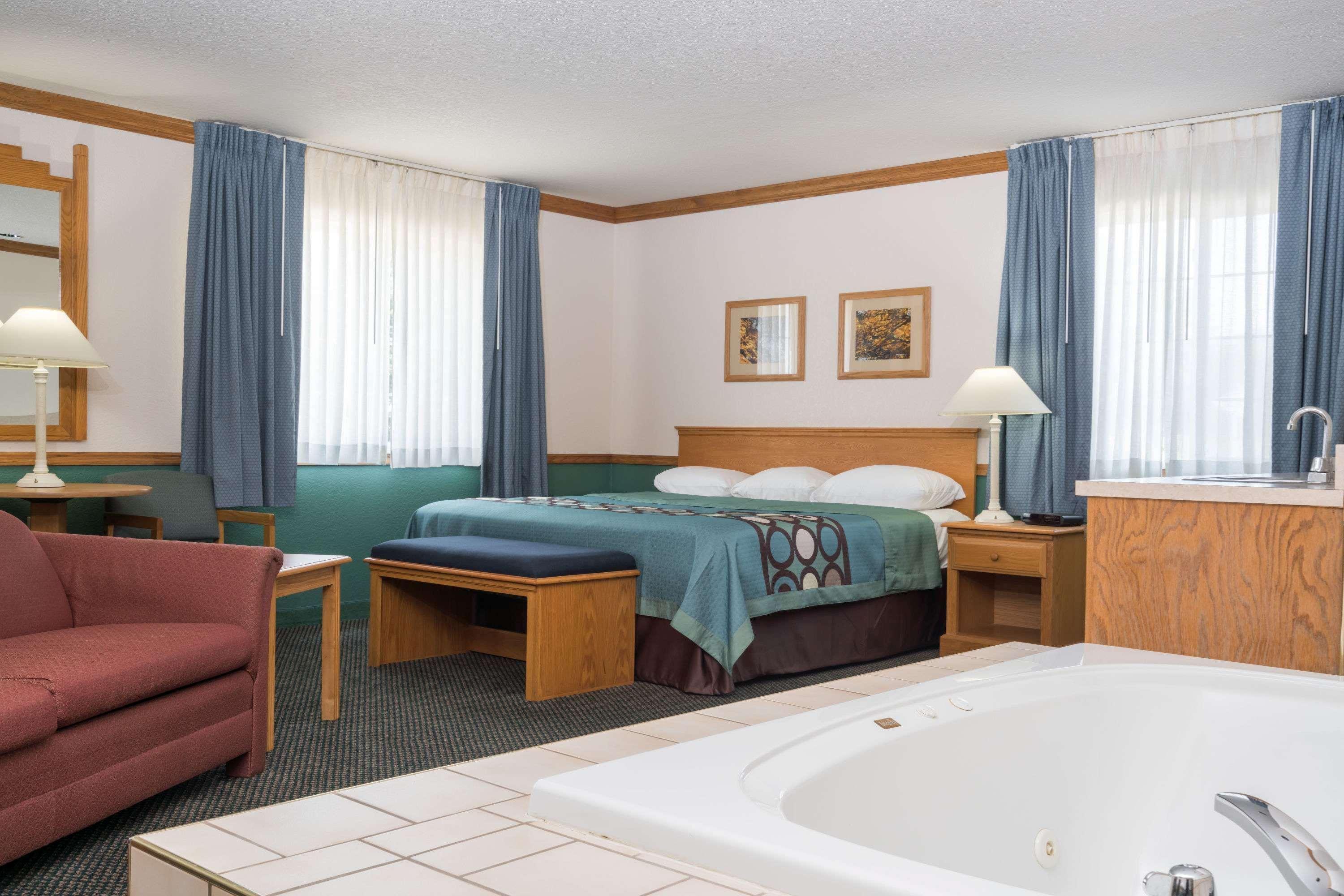 Super 8 By Wyndham Sheldon Hotel Kültér fotó